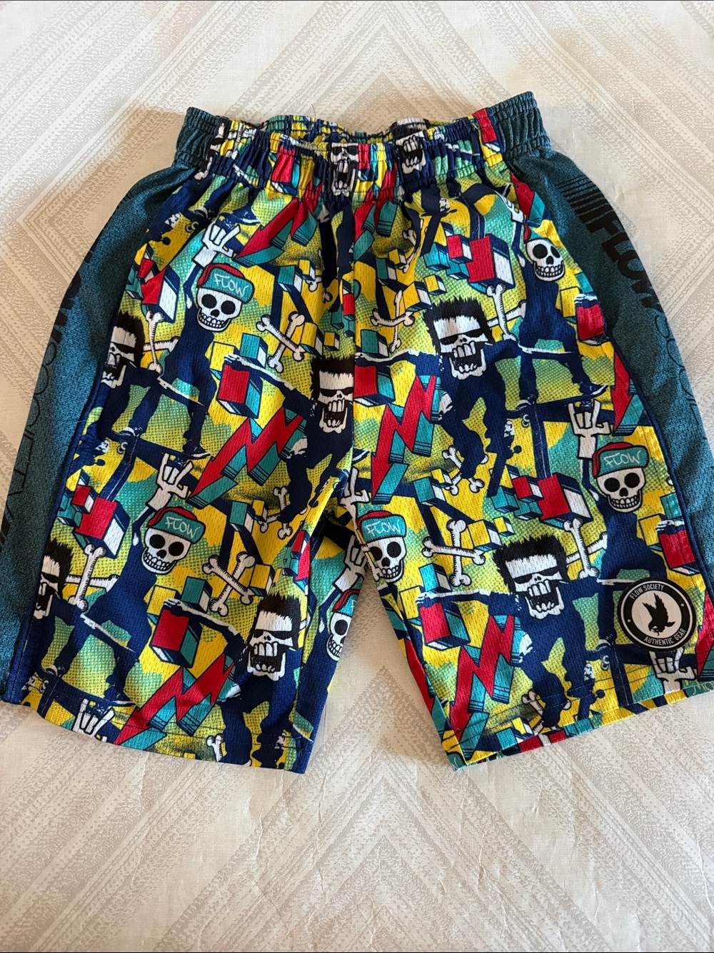 Flow Society Boys Athletic Shorts Size Small Skull Print Multicolor Activewear